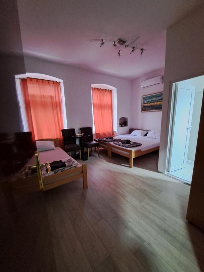 Tabacco Rooms Obrenovac  Dış mekan fotoğraf