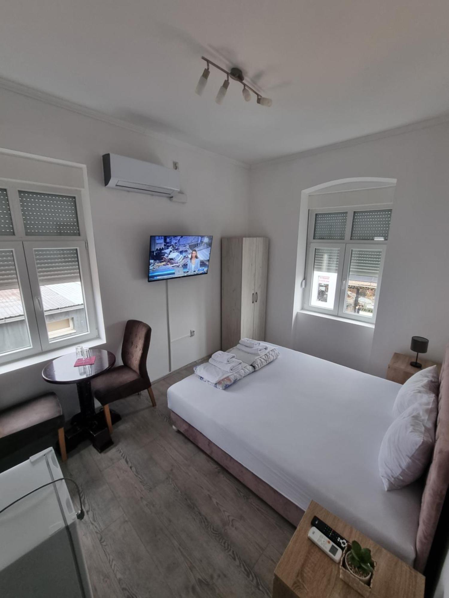 Tabacco Rooms Obrenovac  Dış mekan fotoğraf